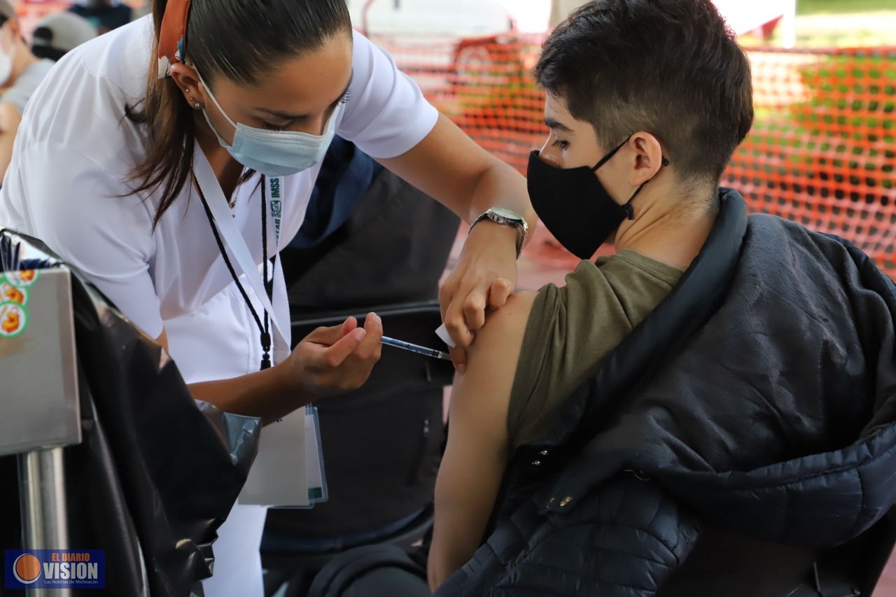 Continúa la aplicación de refuerzo anti COVID-19, al interior del estado