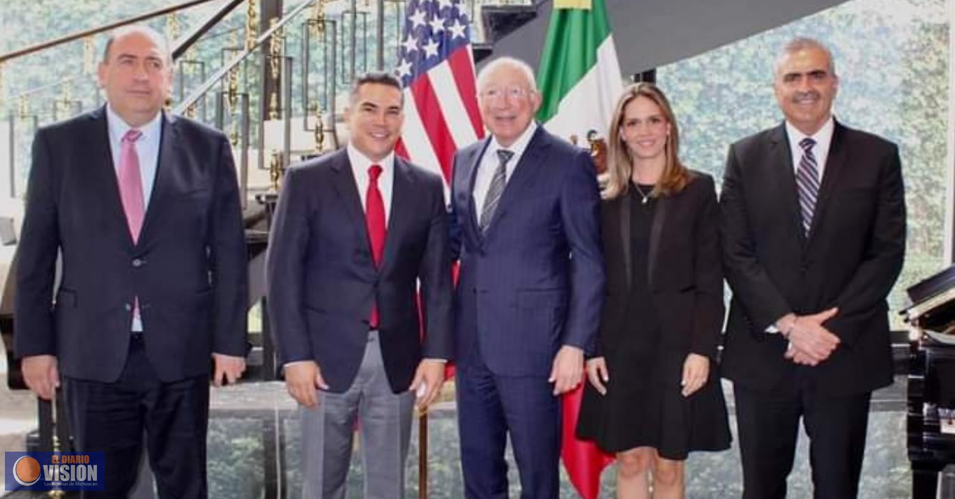 Dirigencia del PRI, se reúne con el embajador Ken Salazar. 