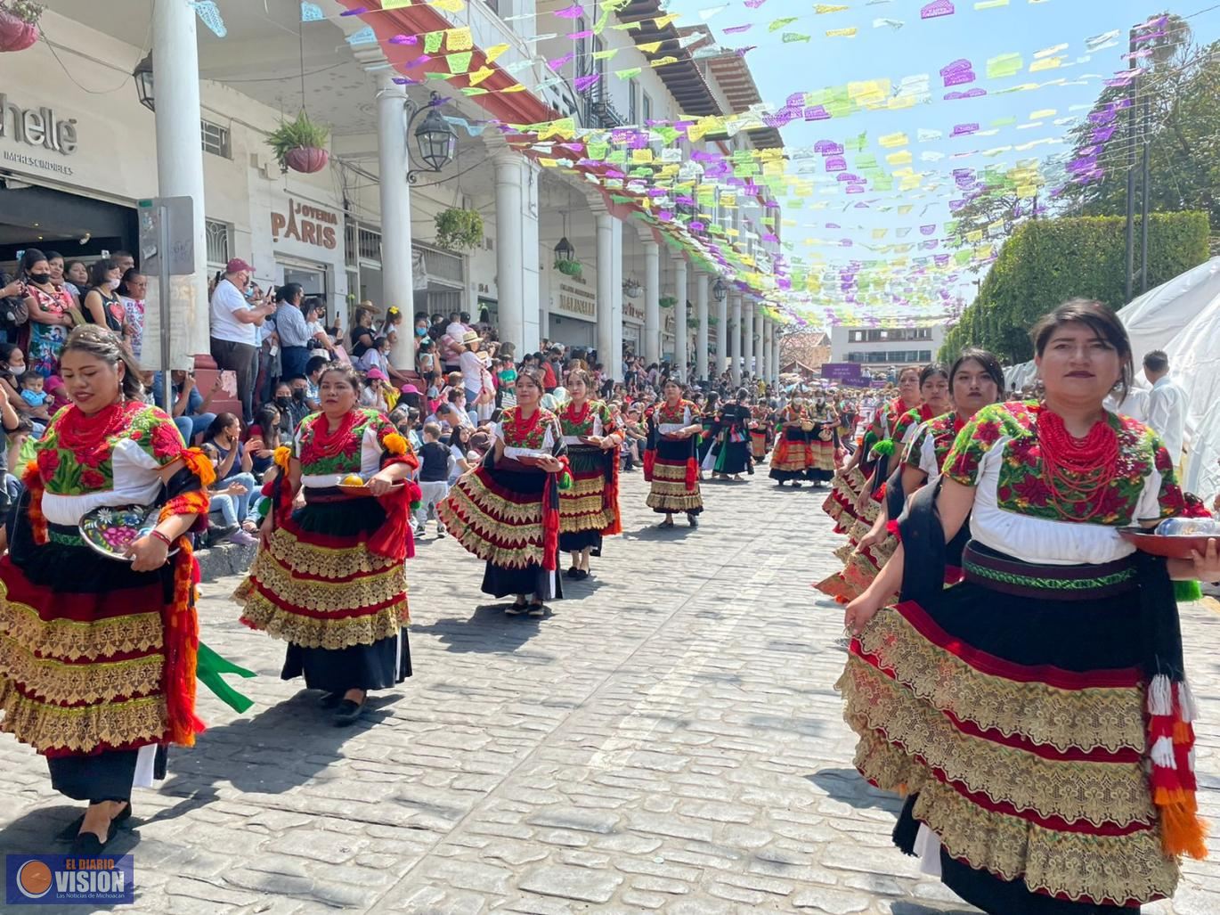 Inicia Tianguis Artesanal de Domingo de Ramos en Uruapan