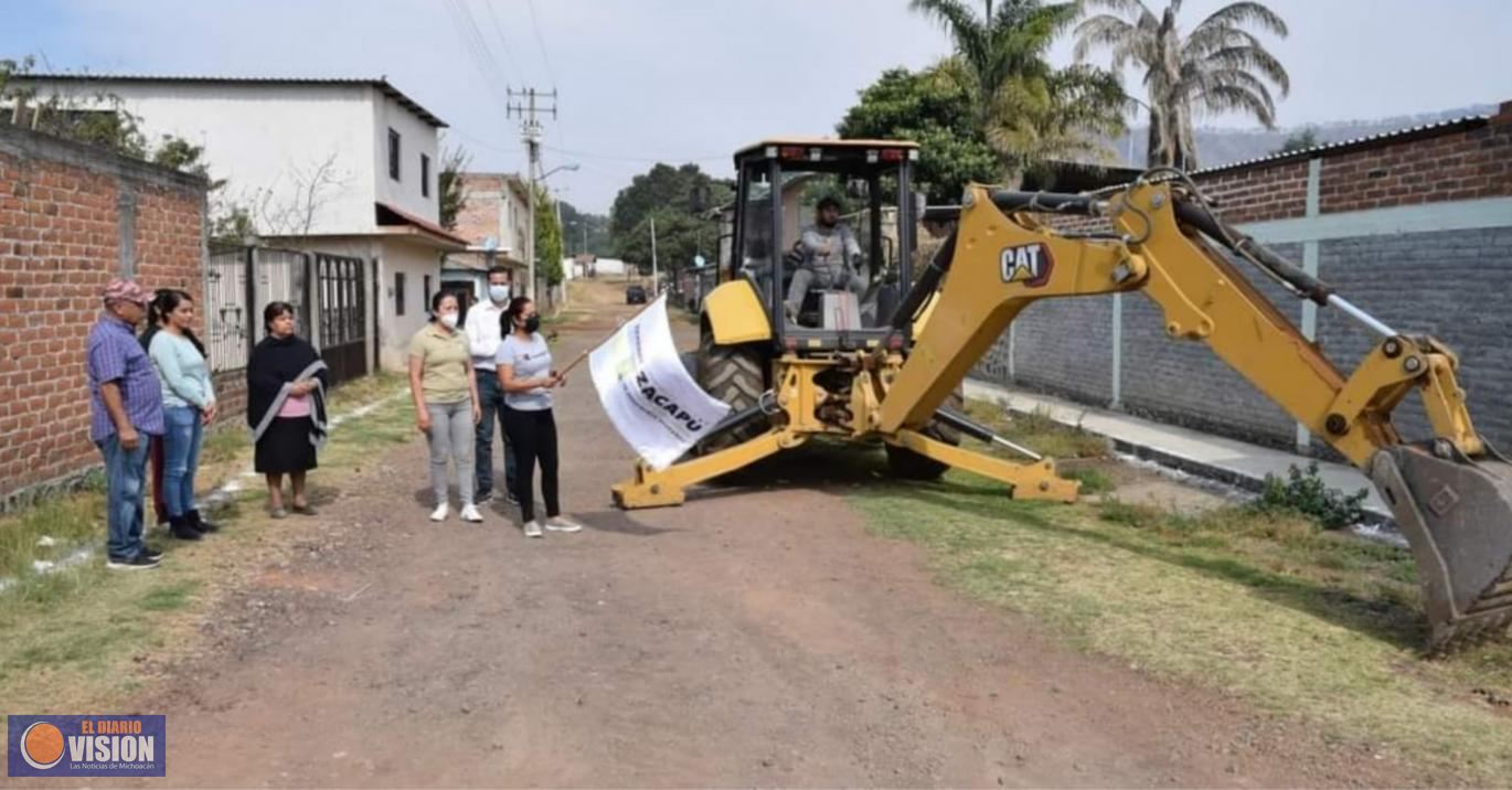 Luis Felipe León Balbanera, continúa realizando obras en beneficio de las comunidades 