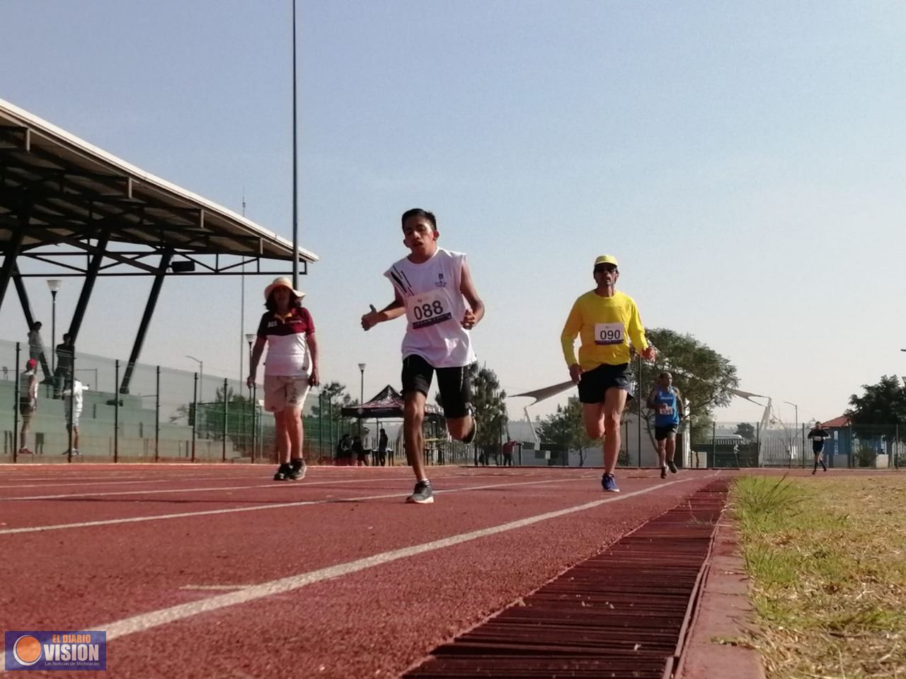 Gobierno de Morelia rehabilitará pista sintética del Complejo Deportivo Bicentenario