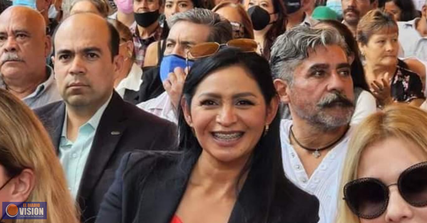 Araceli Saucedo pone en marcha programa para iluminar Salvador Escalante, con Luminarias LED