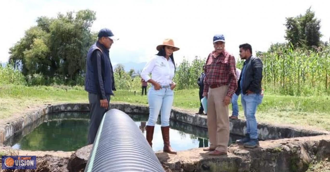 Araceli Saucedo supervisó los avances de la obra para llevar el agua potable a todo el Municipio
