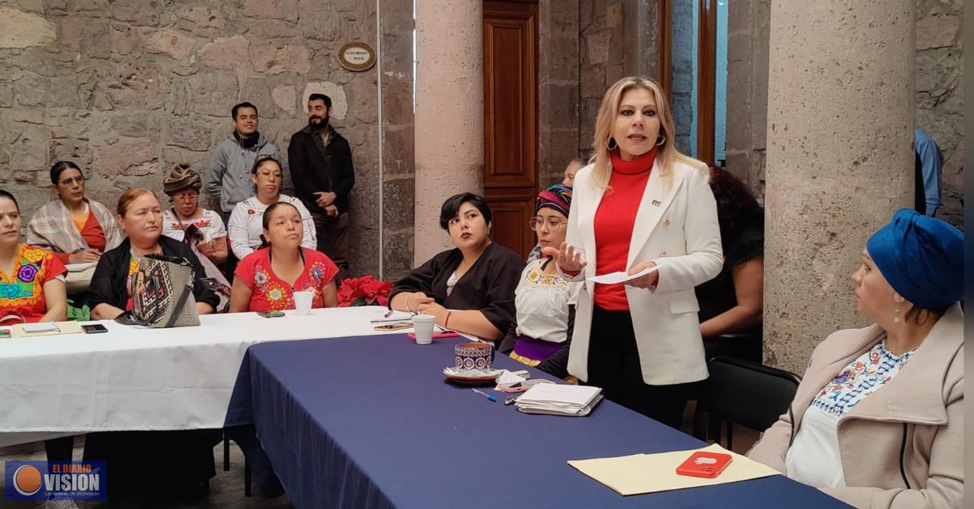 Presenta SEFECO certificación para Maestras Cocineras del municipio