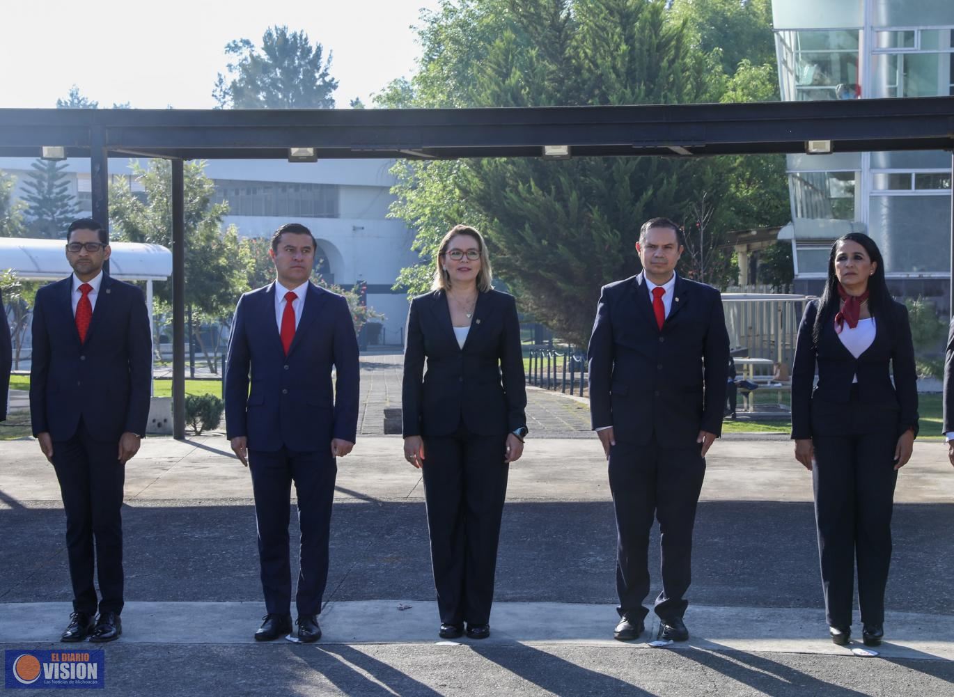 UMSNH honra al Lábaro Patrio