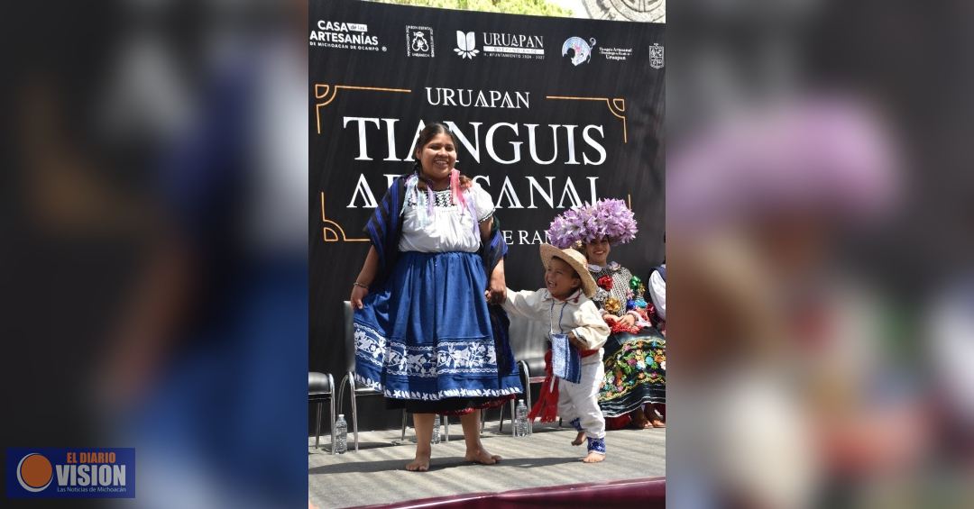Michoacán reconoce labor por preservación de indumentaria tradicional