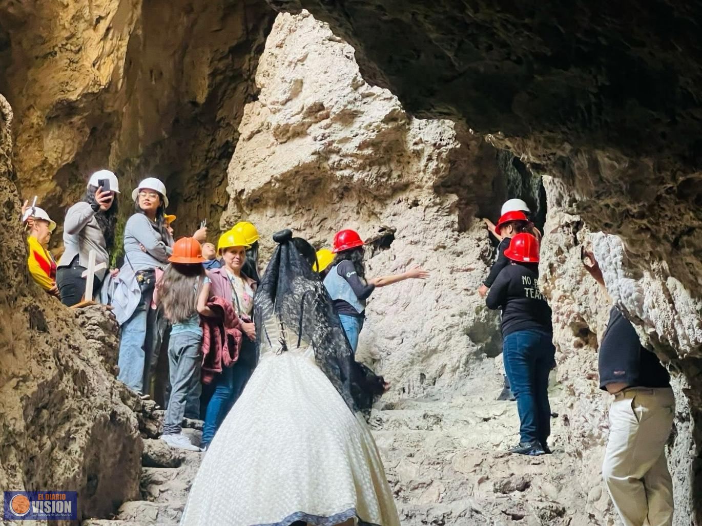 Turistas llegan a las Grutas de Tziranda esta Semana Santa