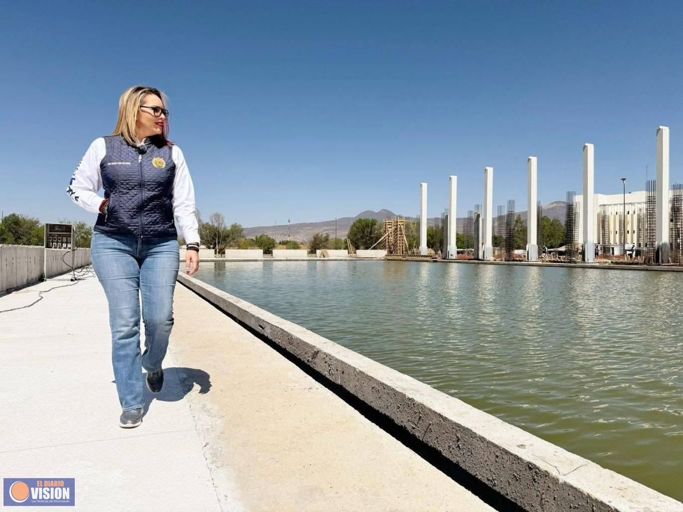 Yarabí Ávila realiza recorrido en construcción de alberca Olímpica de la UMSNH; avanzan los trabajos