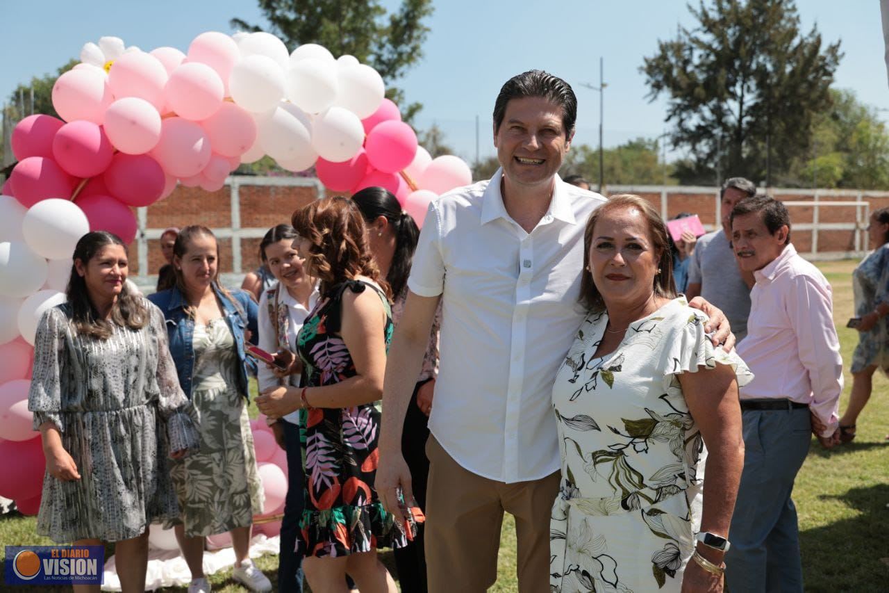 Reconoce Alfonso Martínez a madres trabajadoras del Ayuntamiento como núcleo familiar