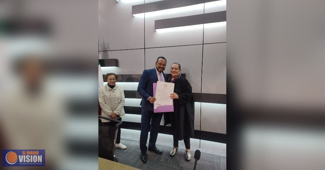 INE entrega constancias a jueces y magistrados de Distrito