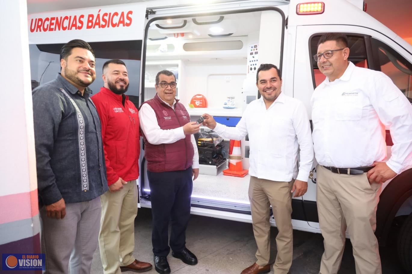 SSM fortalece atención de urgencias con entrega de ambulancias a Aquila y Tuzantla