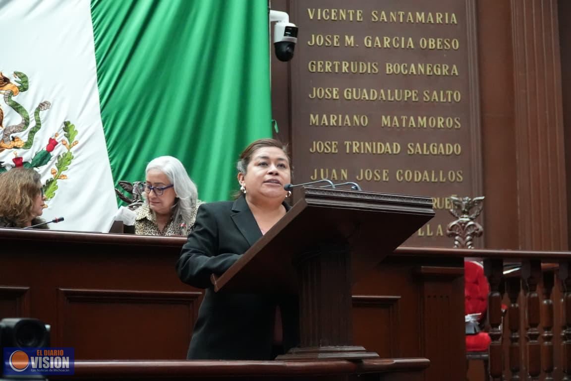Propone Belinda Iturbide, que centros comerciales otorguen dos horas de estacionamiento gratuito