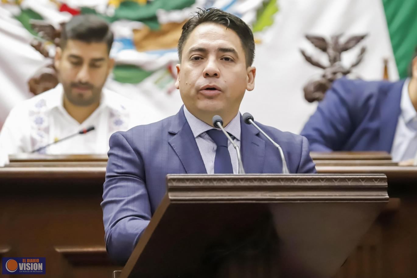 Iván Vera presenta reforma para proteger a niñas, niños y adolescentes de violencia digital  