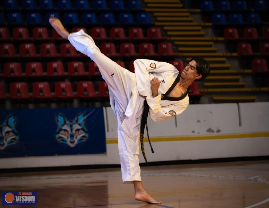 Taekwondoínes nicolaitas de talla mundial; estudiantes de la UMSNH compiten a nivel internacional