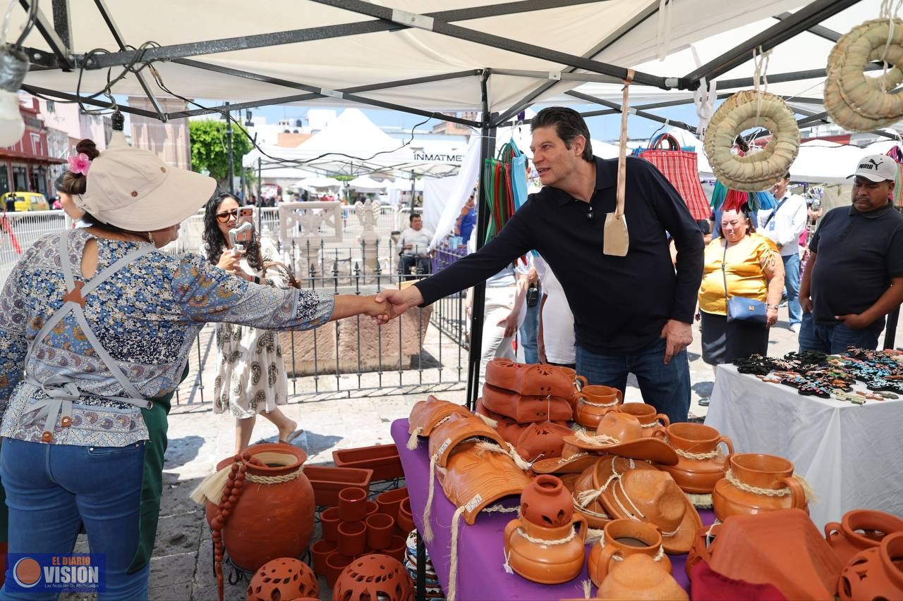 Alfonso Martínez invita a disfrutar del talento artesanal en la 6ª Expo Cruz de Barro