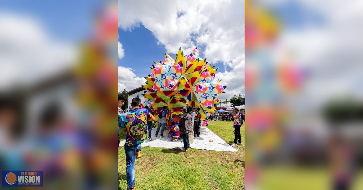 Globos monumentales transforman el cielo del Pueblo Mágico de Paracho