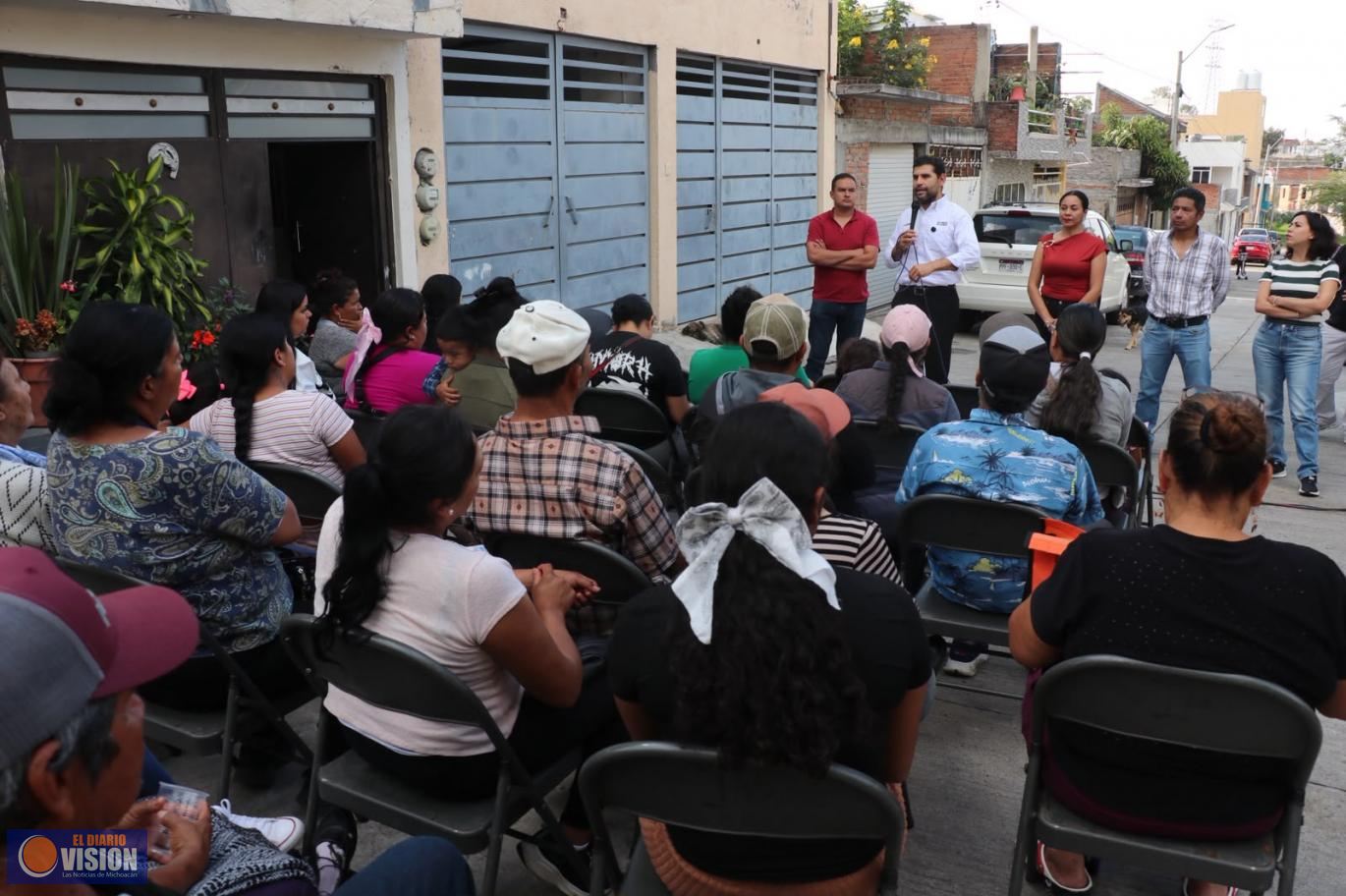 Se reúne Octavio Ocampo con vecinos de diversas colonias de Morelia