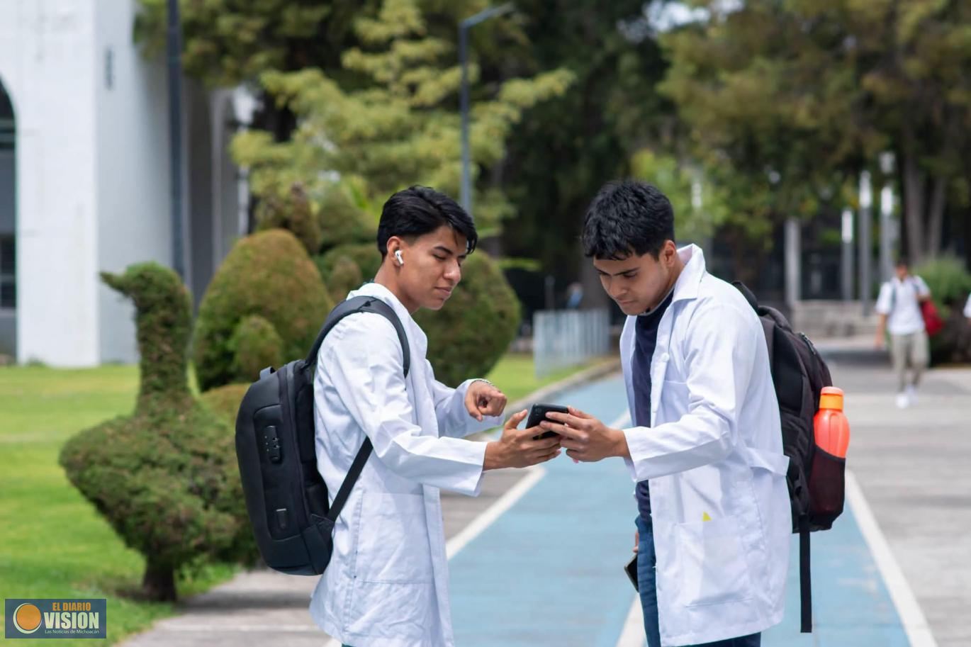 Estudiantes nicolaitas pueden realizar trámites en línea en periodo vacacional 