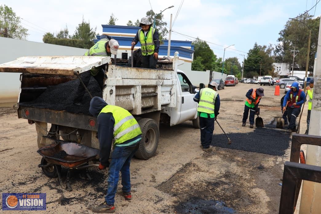 Atiende Gobierno de Morelia vialidades de la colonia Sentimientos de la Nación