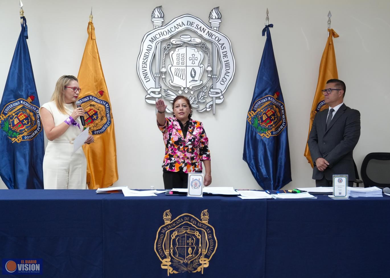 Rinde protesta directora de la Preparatoria 