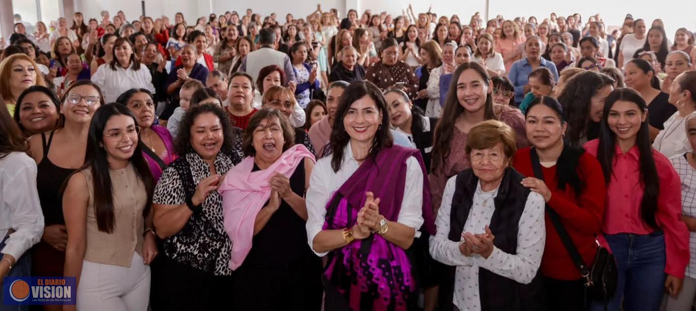 Mujeres de Uruapan arropan a Gaby Molina