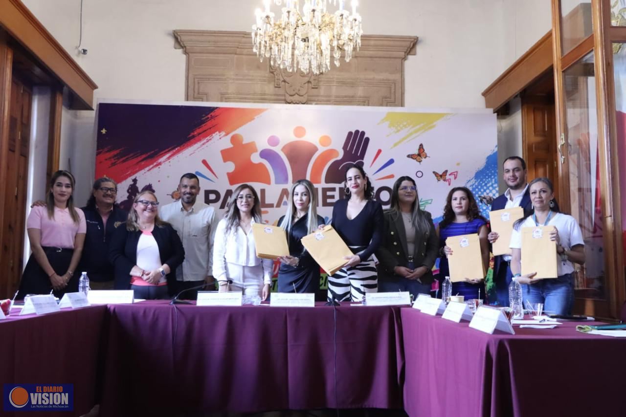 Recibe Jurado del Parlamento Juvenil Incluyente 2026, 105 archivos de aspirantes registrados