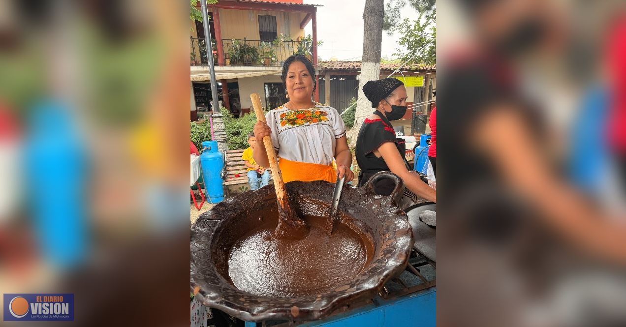 Gran éxito del 1er Encuentro de Moleras Tradicionales en Capula