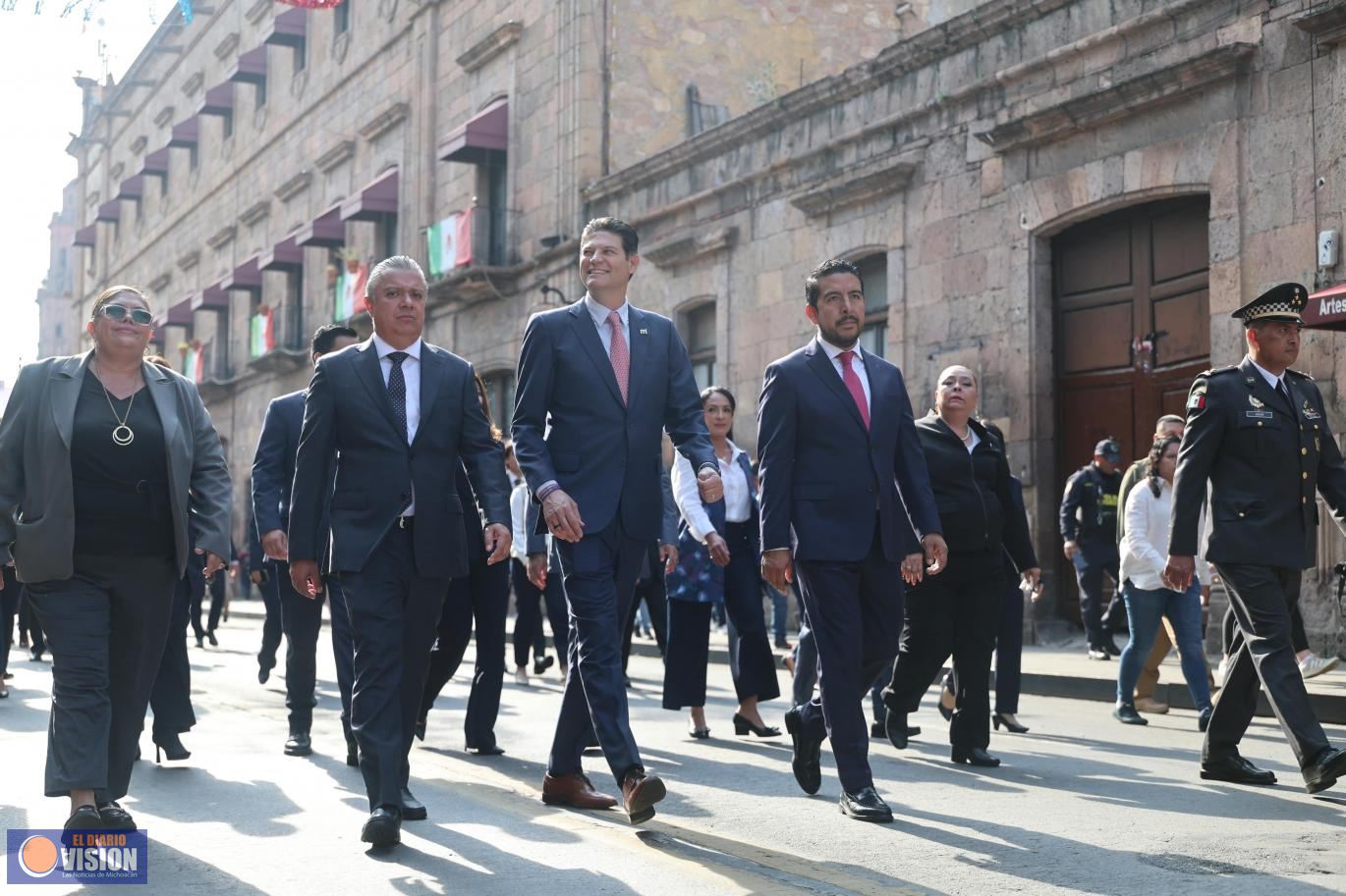 Encabeza Alfonso Martínez colocación de programa patrio en Bando Solemne