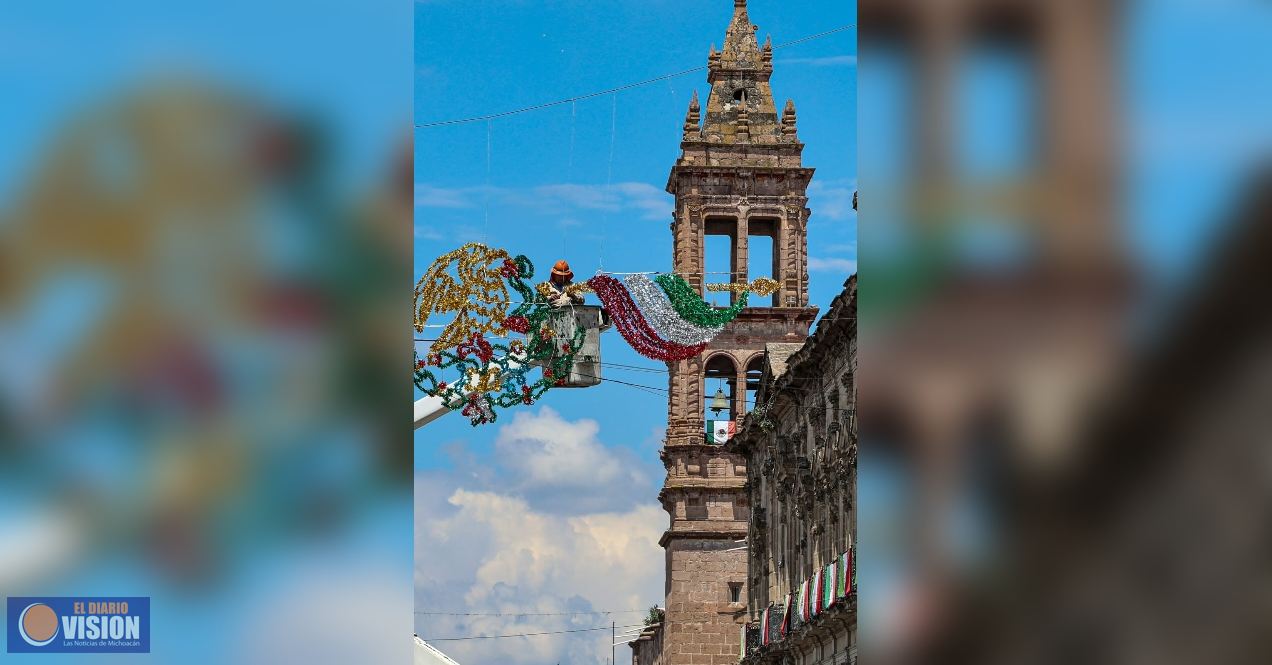 Morelia se ilumina de colores patrios durante septiembre