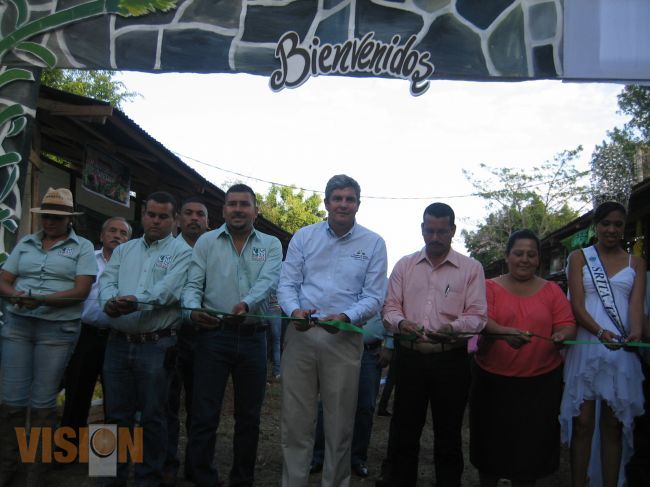 Arranca la feria de la Caña de Taretan 2013
