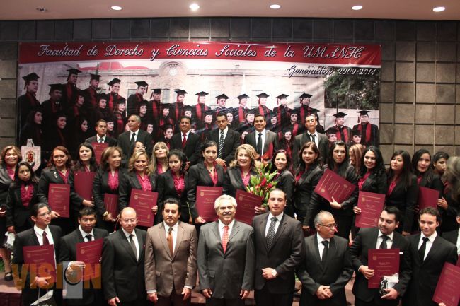 Chon Orihuela, padrino de Generación 2009-2014 de alumnos de Derecho