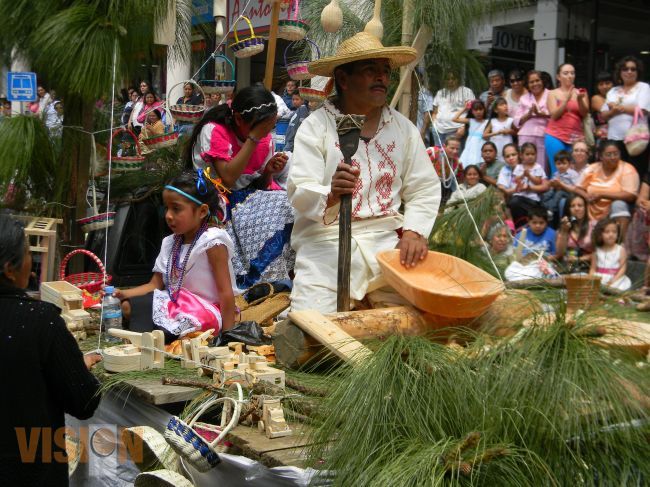 Uruapan organiza el Tianguis Artesanal más Grande de América Latina