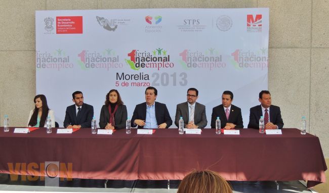 Se Inauguro la Feria del Empleo 2013.