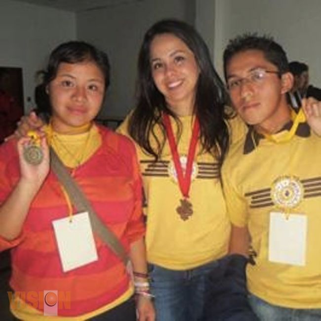 Ganan alumnos del Cecytem concurso latinoamericano de computación