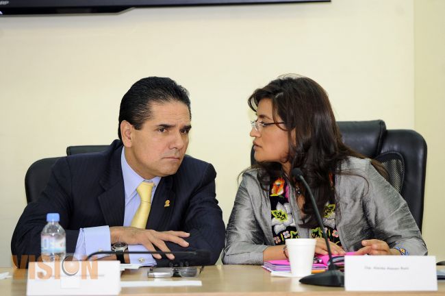 Defensa de libertades y derechos humano, bandera principal de la izquierda: Silvano Aureoles