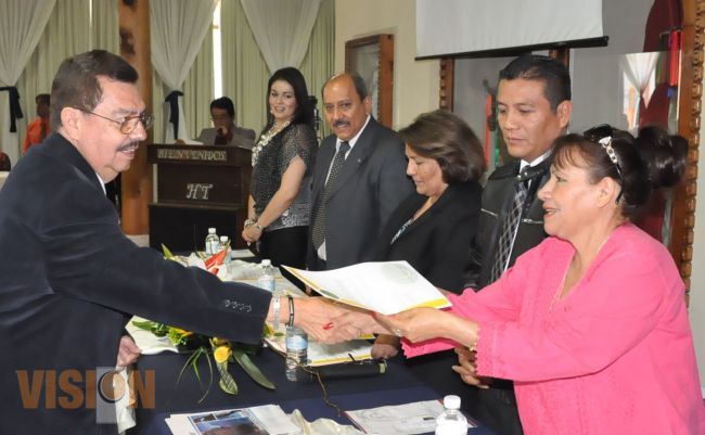 Renovaron consejo de administración de Asociación Médicos Generales de Uruapan