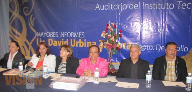 Se efectuó primer concurso de canto en inglés entre alumnos de primaria