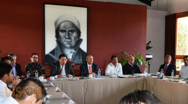 Se reincorpora a sus actividades el Gobernador Fausto Vallejo