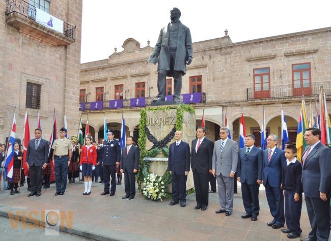 Encabeza Fausto Vallejo el 207 aniversario del natalicio de Benito Juárez.
