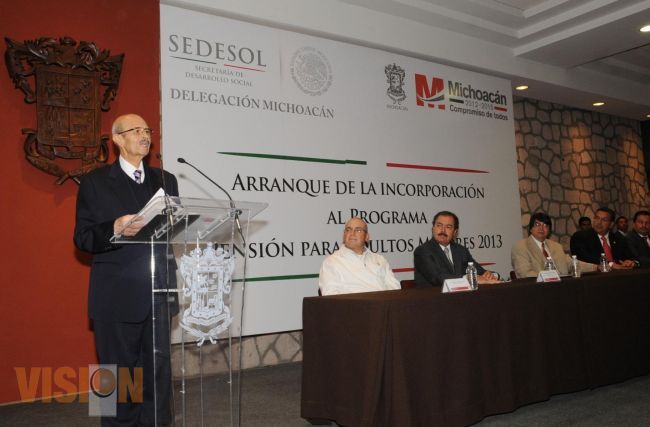 Preside Fausto Vallejo, arranque oficial del programa pensión para Adultos Mayores 2013.