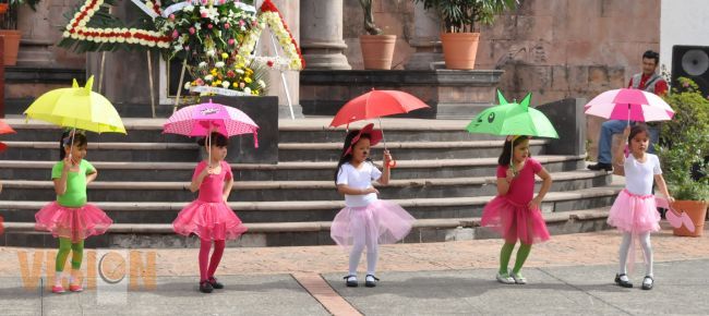 Con gran entusiasmo se efectuó festival de primavera 2013 en Uruapan