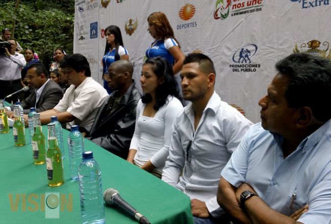 Pugilistas, ofrecen rueda de  prensa en Parque Nacional