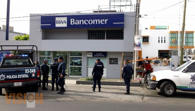 Hermetismo, tras asalto  a Bancomer en Uruapan