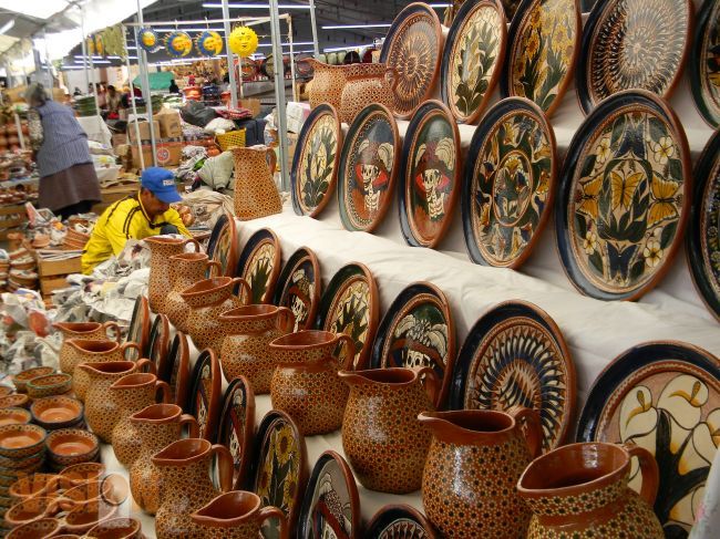 Más de un millón de piezas artesanales se exhiben en el centro de Uruapan