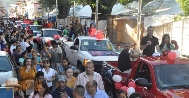 La afición uruapense se volcó para apreciar leyendas del boxeo