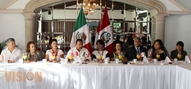 Declaran huéspedes distinguidos a visitantes de la municipalidad de Casma Perú