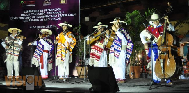 Grupo Erandi de los Hermanos Bautista se presenta con gran éxito en Uruapan