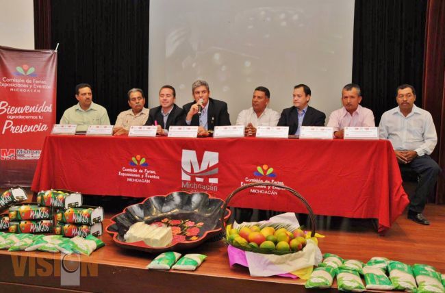 Anuncian la Feria del mango 2013 de Gabriel Zamora. 