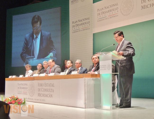 Se pone en marcha el Foro Estatal de Consulta para el Plan Nacional de Desarrollo 2013-2018.