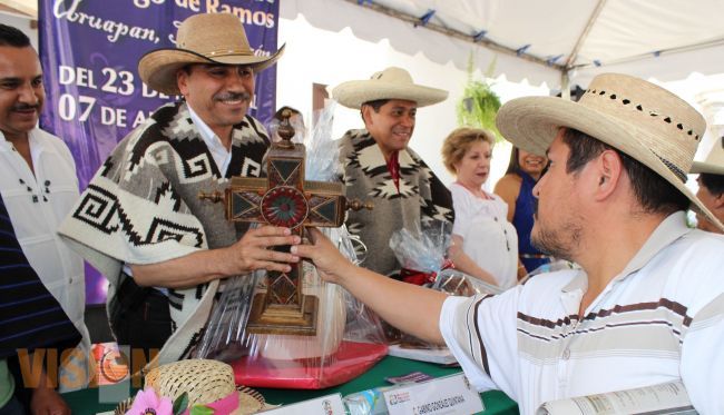 Artesanos agradecen a Uruapan 